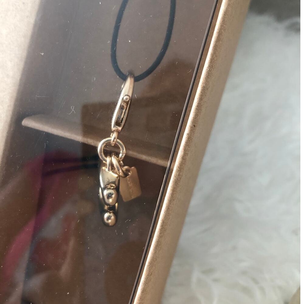New Coach Boxed Mini Wallet On A Chain In Signature Canvas With Heart Print - Picture 8 of 12